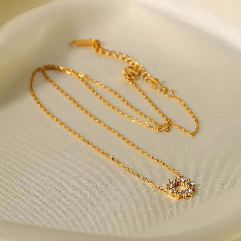 Lunara Necklace: 18K Gold Plated