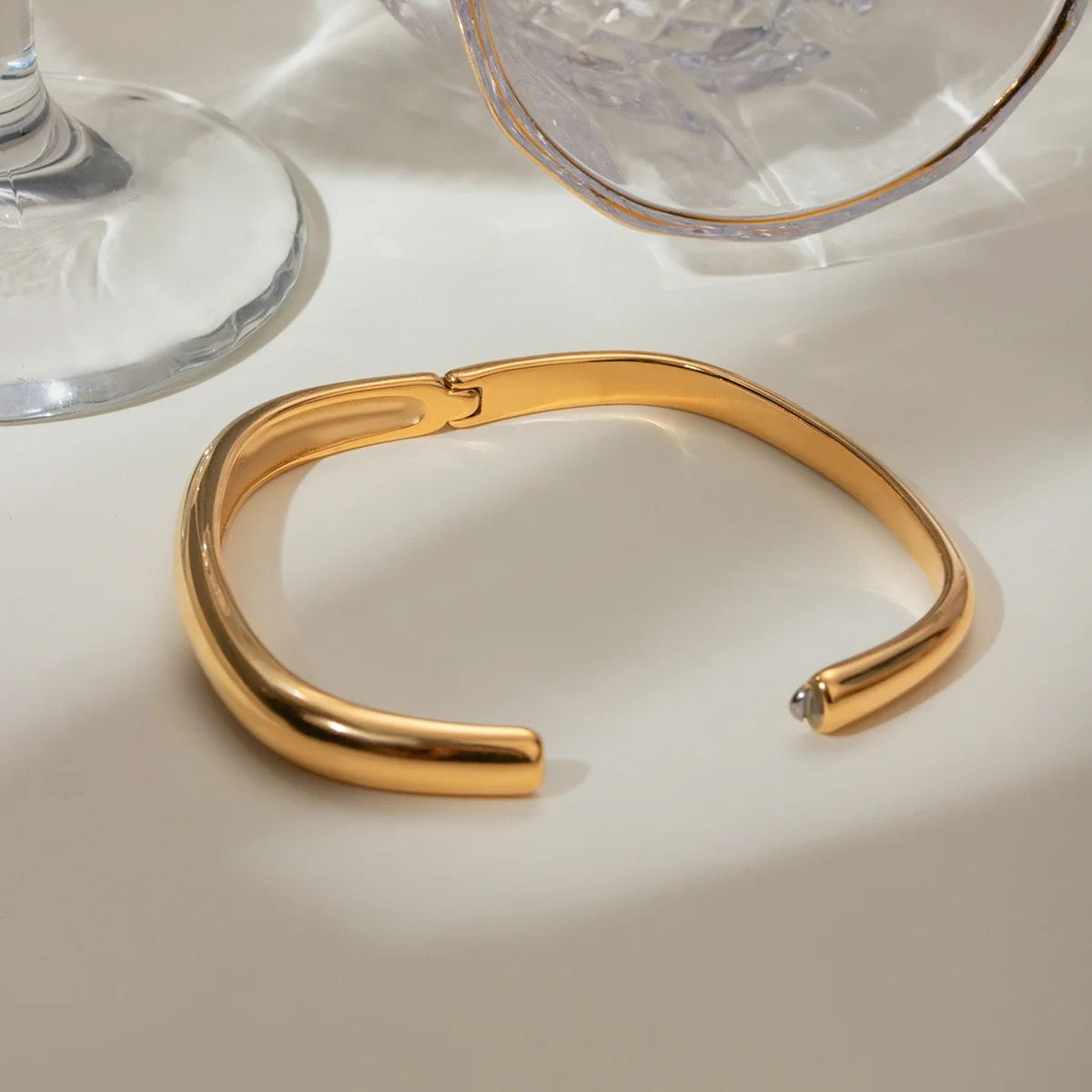 Ellara Bracelet: 18K Gold Plated