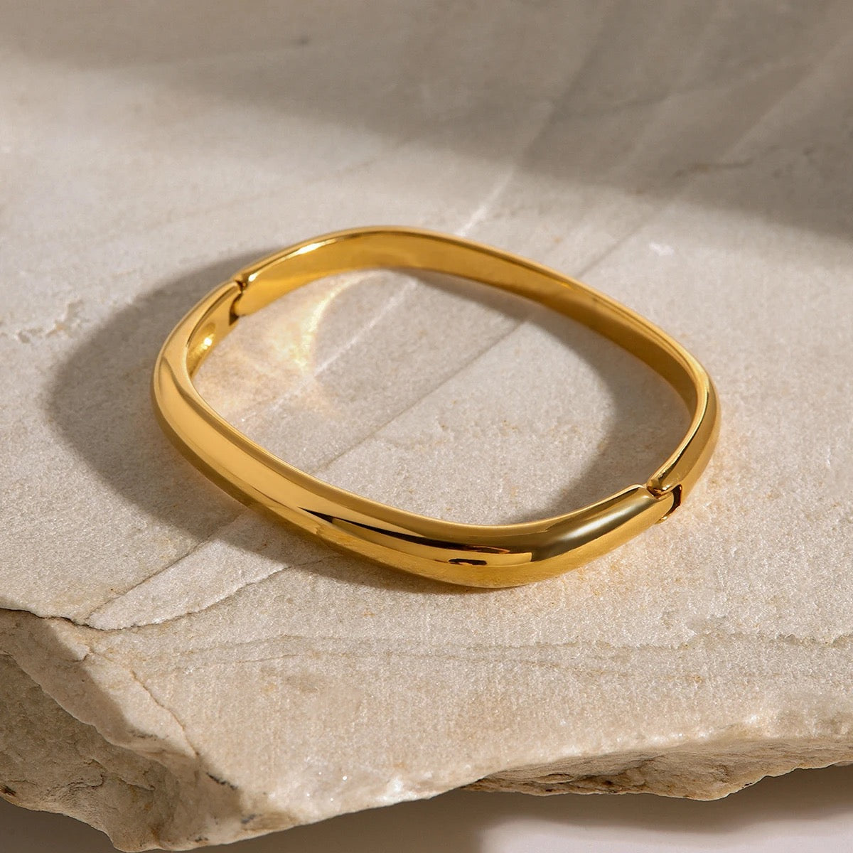 Ellara Bracelet: 18K Gold Plated