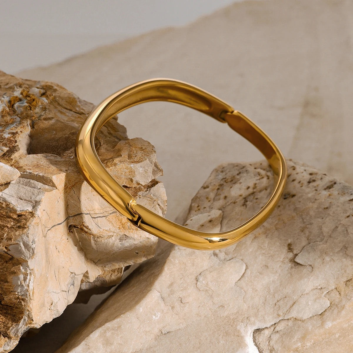 Ellara Bracelet: 18K Gold Plated