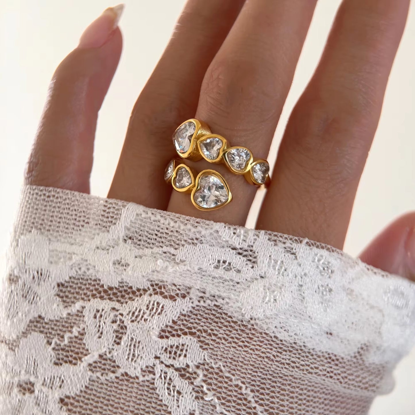 Halo Hearts Ring: 18K Gold Plated