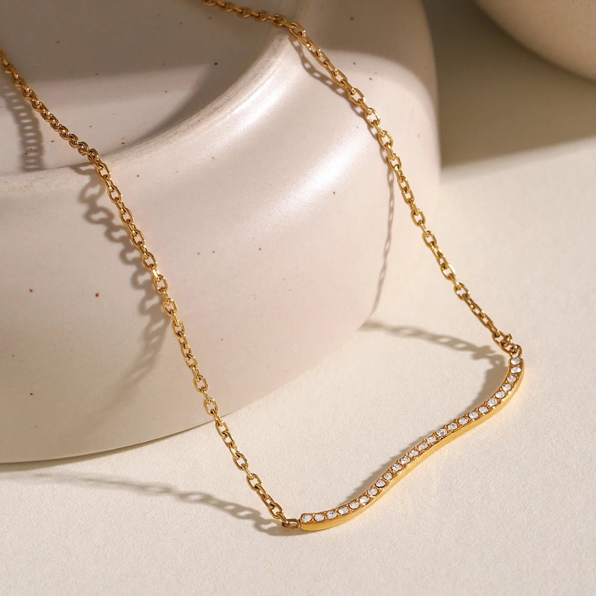 Wavy Zirconia Necklace: 18K Gold Plated