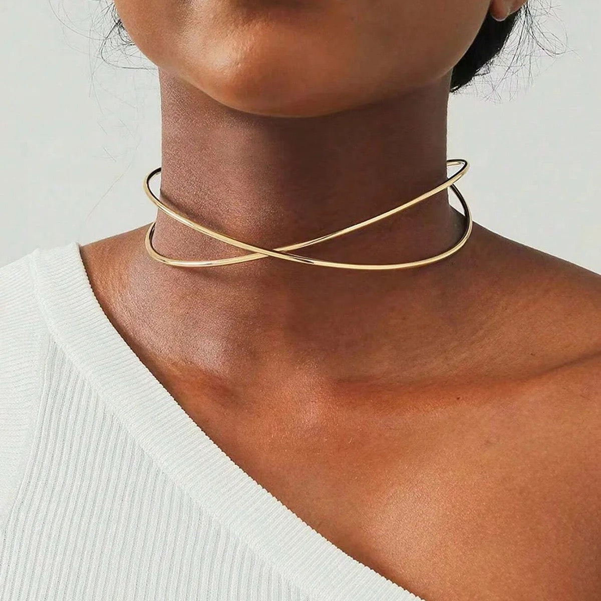 Cross Choker Necklace: 18K Gold Plated