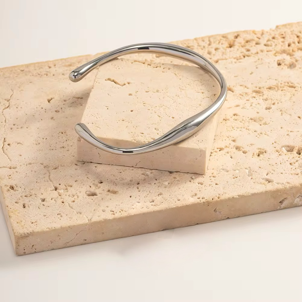Tidal Wave Bracelet: 18K Gold/Sliver Plated