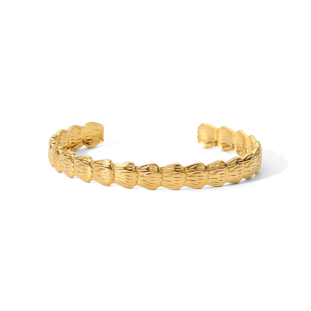 Sea Shells Bracelet: 18K Gold Plated