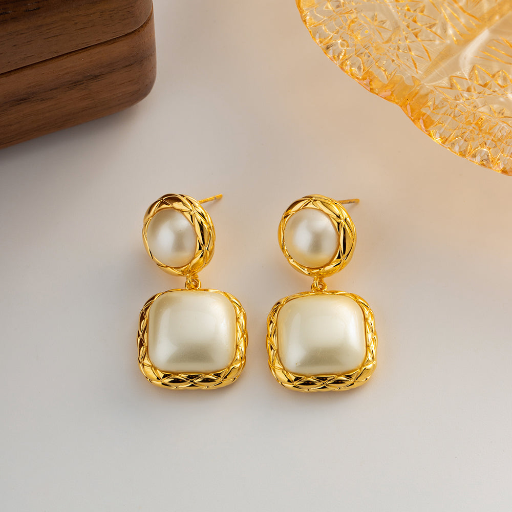 18 Karat Gold Stud Unique Contemporary Statement Earrings – HELLAGANOR