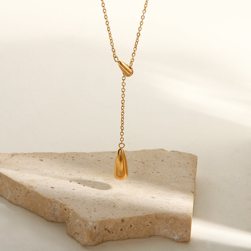 Waterdrop Necklace: 18K Gold Plated